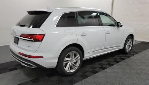2022 Audi Q7 55 Premium Plus