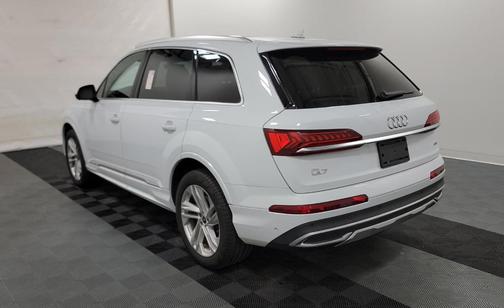 2022 Audi Q7 55 Premium Plus