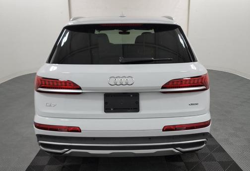 2022 Audi Q7 55 Premium Plus