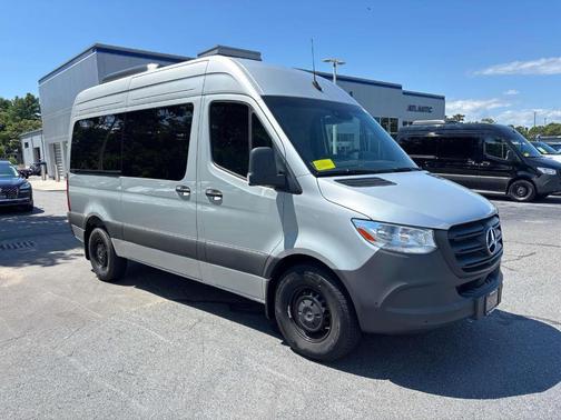 2024 Mercedes-Benz Sprinter 2500 144 WB Standard Roof Passenger