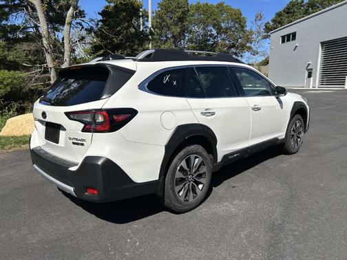 2025 Subaru Outback Touring