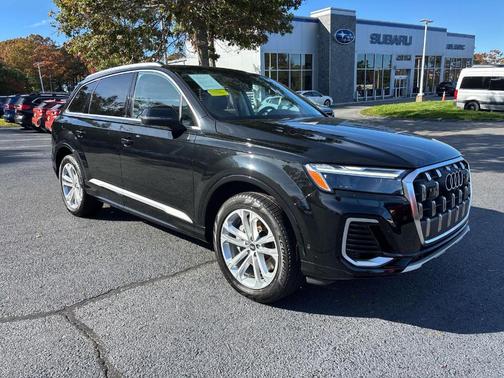 2025 Audi Q7 55 Premium