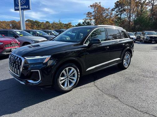 2025 Audi Q7 55 Premium