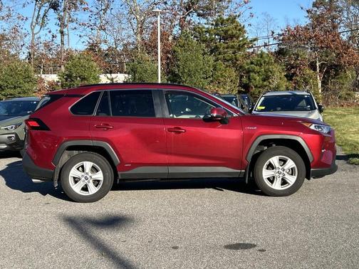 2021 Toyota RAV4 Hybrid XLE