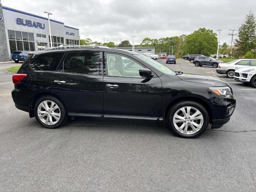 2019 Nissan Pathfinder SL
