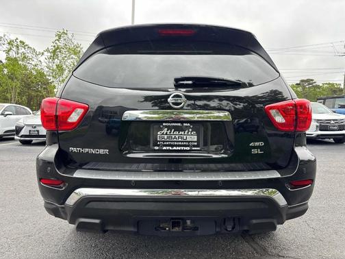 2019 Nissan Pathfinder SL