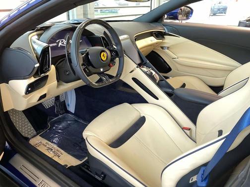 2022 Ferrari Roma Base