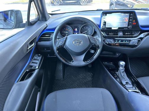 2021 Toyota C-HR LE