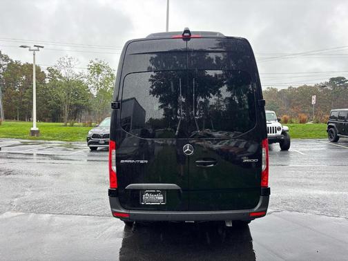 2024 Mercedes-Benz Sprinter 2500 144 WB Standard Roof Passenger