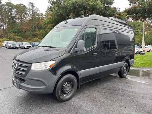 2024 Mercedes-Benz Sprinter 2500 144 WB Standard Roof Passenger