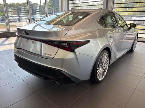 2022 Lexus IS 300 Base