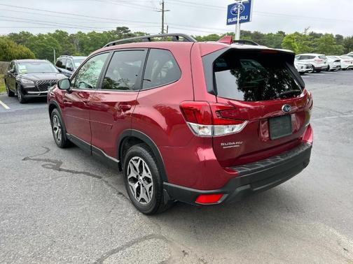 2022 Subaru Forester Premium