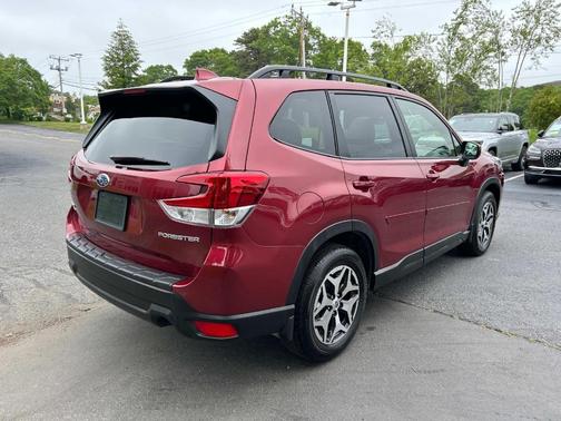 2022 Subaru Forester Premium