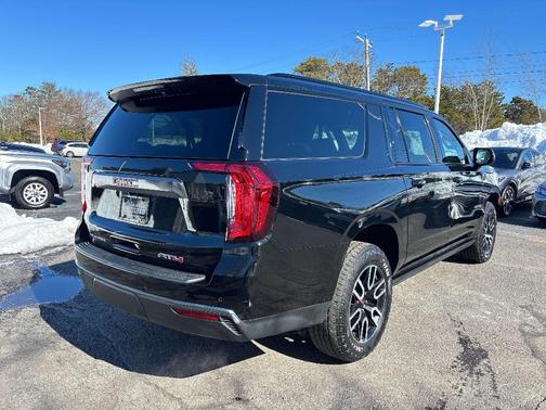 2023 GMC Yukon XL AT4