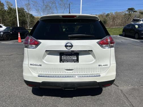 Pearl White 2016 Nissan Rogue SL