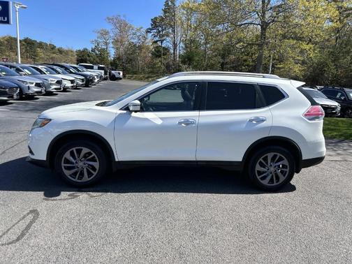 Pearl White 2016 Nissan Rogue SL