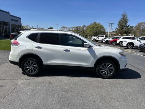 Pearl White 2016 Nissan Rogue SL