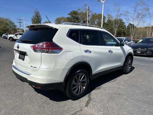 Pearl White 2016 Nissan Rogue SL