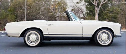 1967 Mercedes-Benz 230SL 