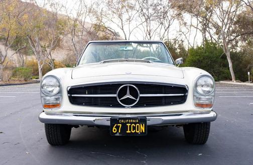 1967 Mercedes-Benz 230SL 