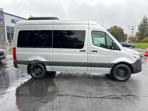 2024 Mercedes-Benz Sprinter 2500 144 WB Standard Roof Passenger