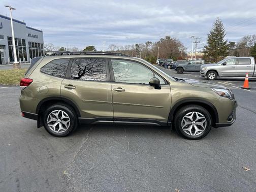 2024 Subaru Forester Premium