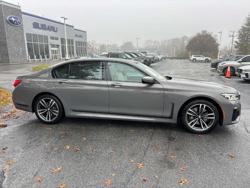 2021 BMW 740 i xDrive