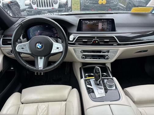 2021 BMW 740 i xDrive