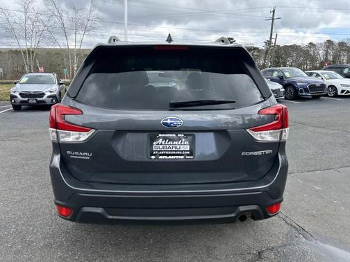 Magnetite Gray Metallic 2024 Subaru Forester Premium