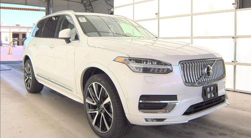 2025 Volvo XC90 B5 Plus