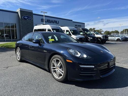 2016 Porsche Panamera 4 Edition
