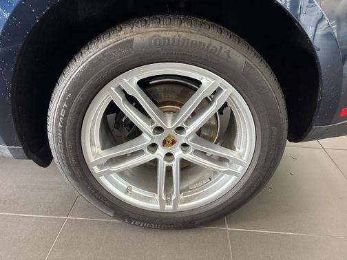 2023 Porsche Macan T