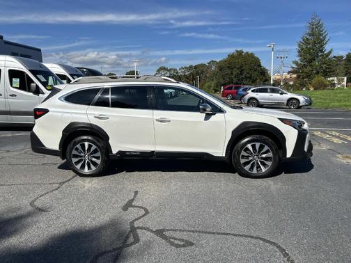 2023 Subaru Outback Touring XT
