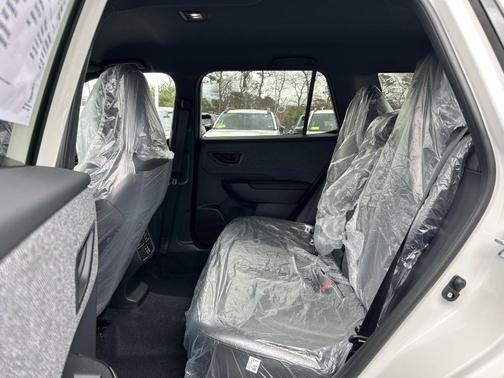 Crystal White Pearl 2026 Subaru Outback Premium