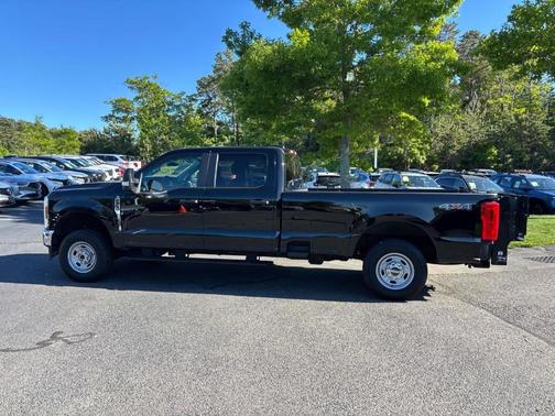 Black 2024 Ford F-250 XL