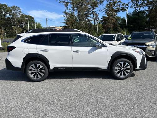 2025 Subaru Outback Touring XT