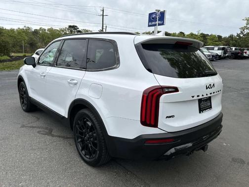 White 2022 Kia Telluride EX
