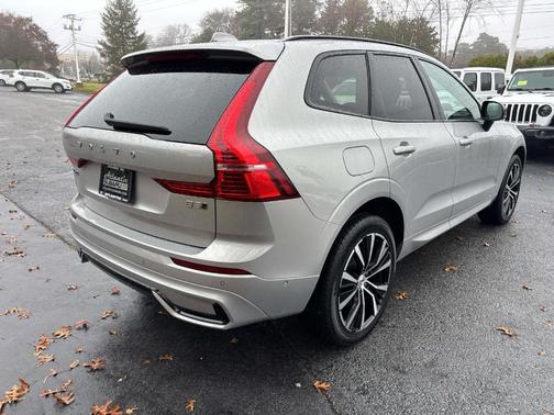 2025 Volvo XC60 B5 Plus