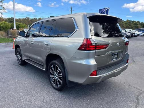 2021 Lexus LX 570 Two-Row