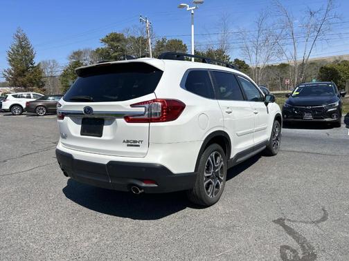 Crystal White Pearl 2023 Subaru Ascent Limited 7-Passenger