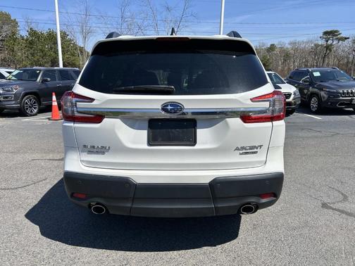 Crystal White Pearl 2023 Subaru Ascent Limited 7-Passenger