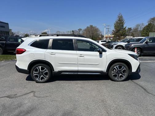 Crystal White Pearl 2023 Subaru Ascent Limited 7-Passenger