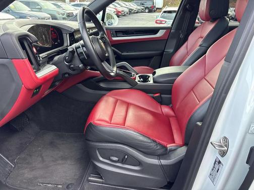 2024 Porsche Cayenne Base