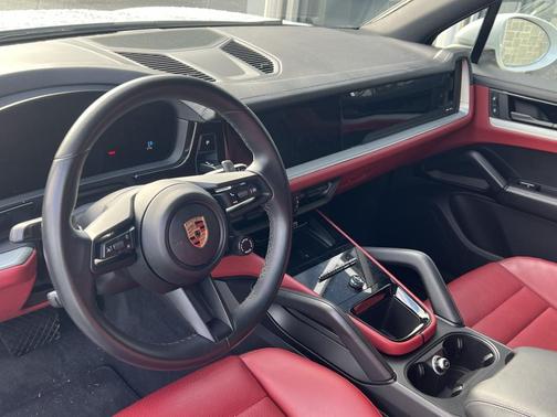 2024 Porsche Cayenne Base