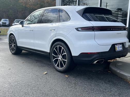 2024 Porsche Cayenne Base