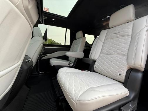 2025 Cadillac Escalade ESV Premium Luxury Platinum