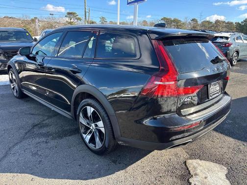 2020 Volvo V60 Cross Country T5