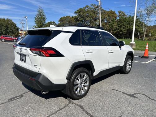 2025 Toyota RAV4 XLE Premium
