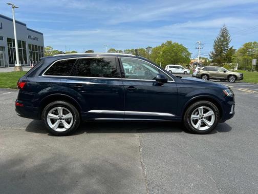 2024 Audi Q7 45 Premium