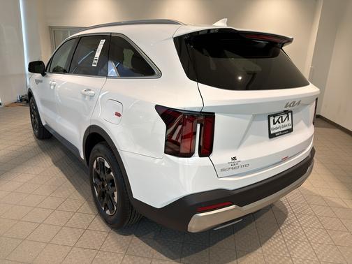 WHITE 2026 Kia Sorento S